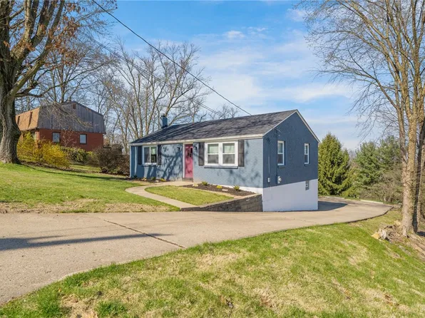 2774 Locust Dr, Pittsburgh, PA 15241