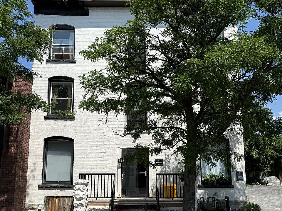 1st image of 883 Somerset St W #1