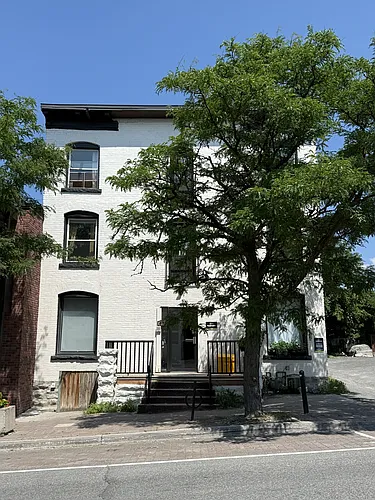 883 Somerset St W #1 Photo 1 883 Somerset St W #1 Photo 1