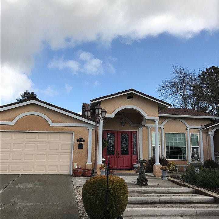2nd image of 976 Beachpoint Way