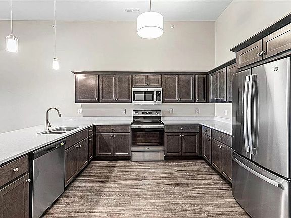 3rd image of 2871 Spring Rose Cir #210