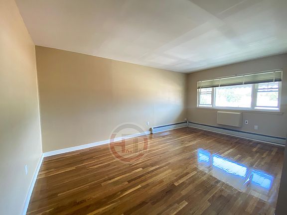3rd image of 2839 Bruner Ave Floor 3