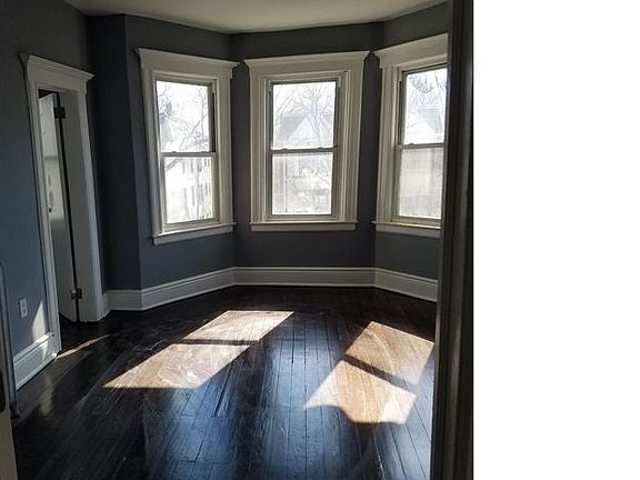 5th image of 139 Shepard Ave APT 3