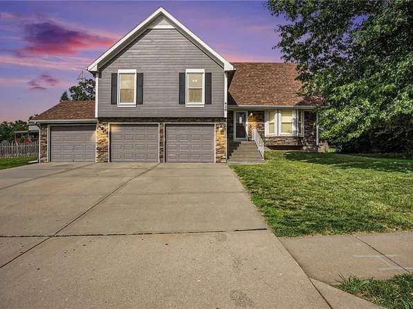 920 Paw Paw Ln, Liberty, MO 64068