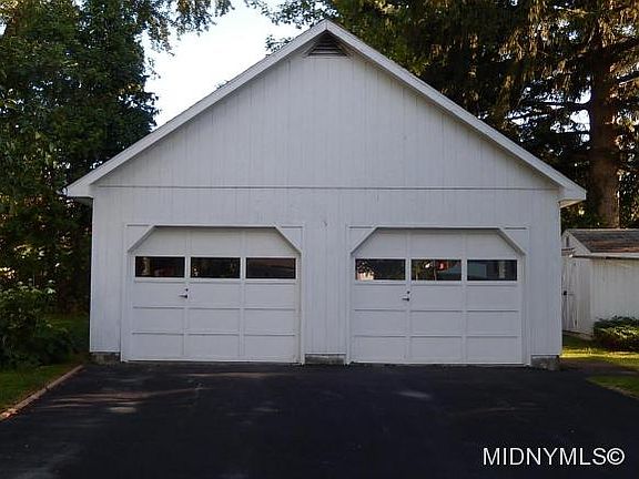 3rd image of 2329 Highland Ave W