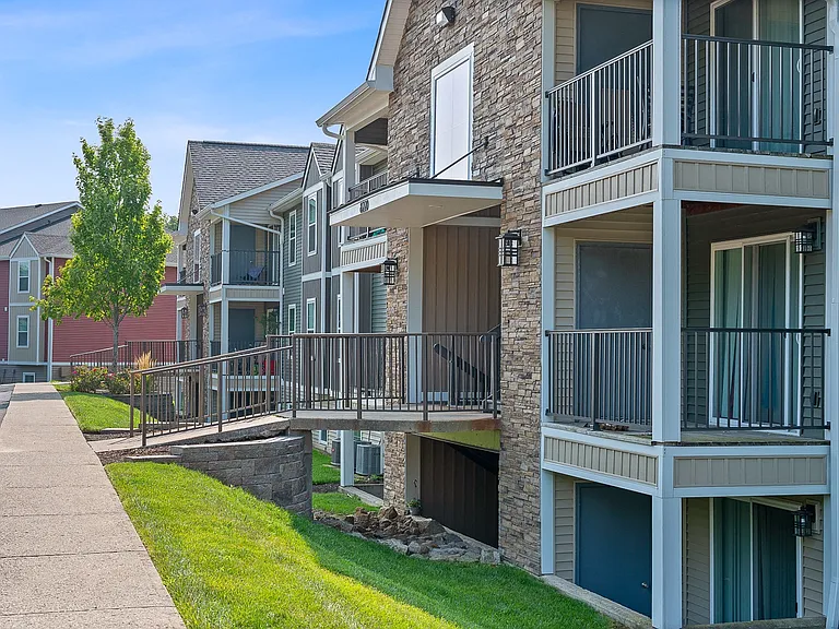 Galbraith Pointe Apartments and Townhomes — Photo 48