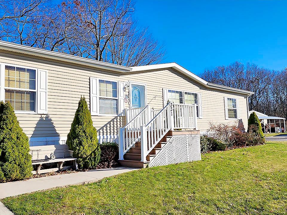 1st image of 638 Fresh Pond Ave Unit 331