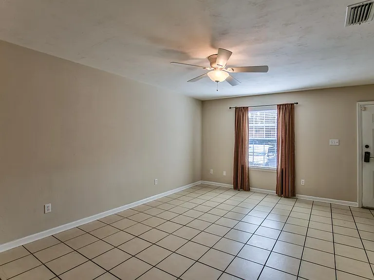 226 Columbia Dr #14 — Photo 7