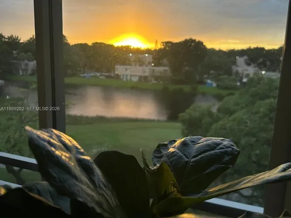 1811 Sabal Palm Dr APT 406, Davie, FL 33324