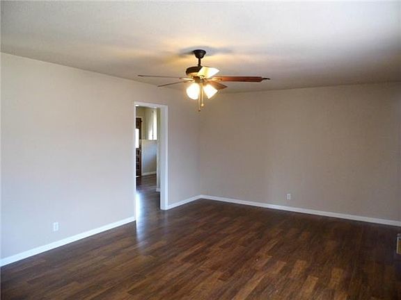 4th image of 8104 Georgian Dr