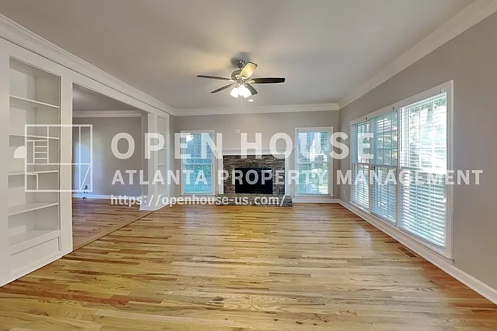 4 bed, 3.5 bath, 2402 sqft, $2,640 — Photo 3