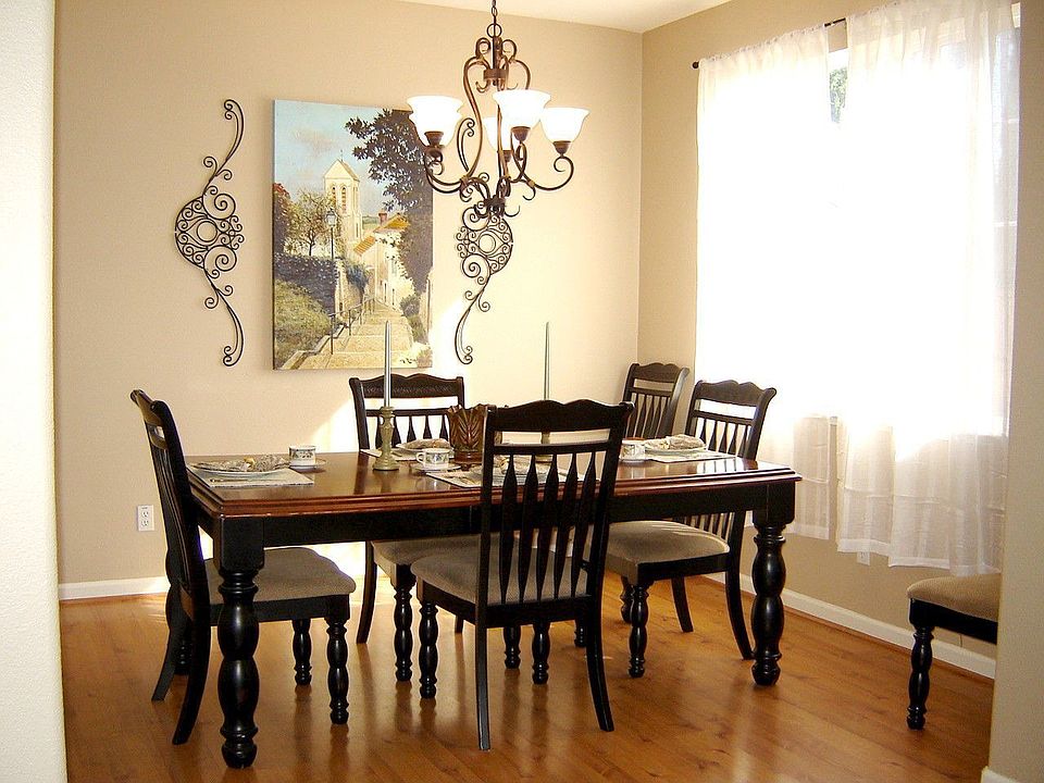 formal dinning room