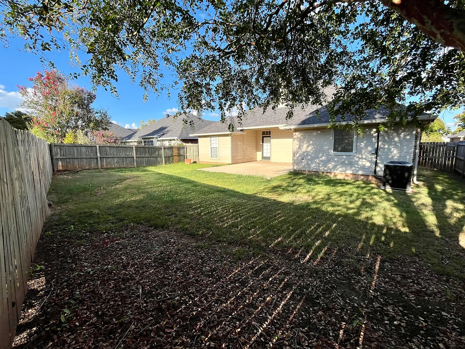 3 bed, 1415 sqft, $2,050 — Photo 3