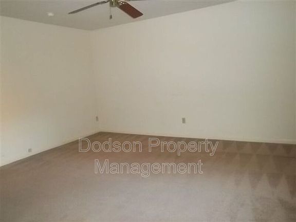 5th image of 2808 Oak Hill Dr
