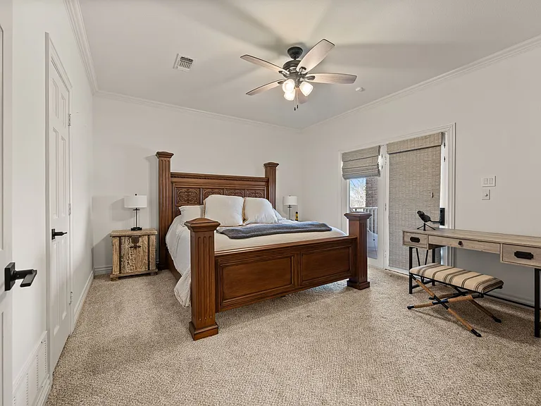 208 Highpoint Cir — Photo 39