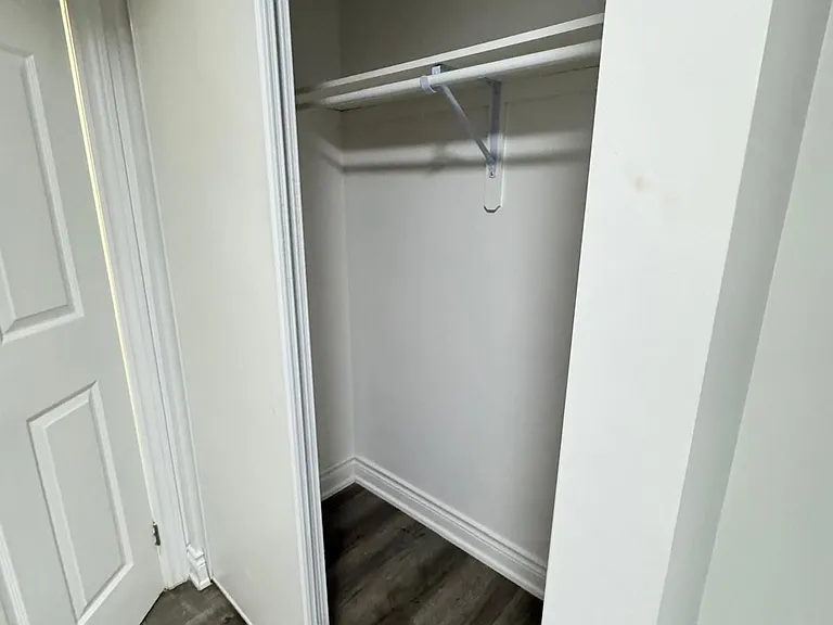 933 Red Deer Ave — Photo 13
