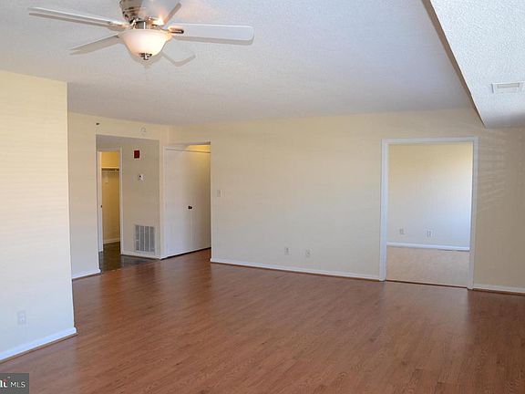 5th image of 3713 S George Mason Dr APT 911W