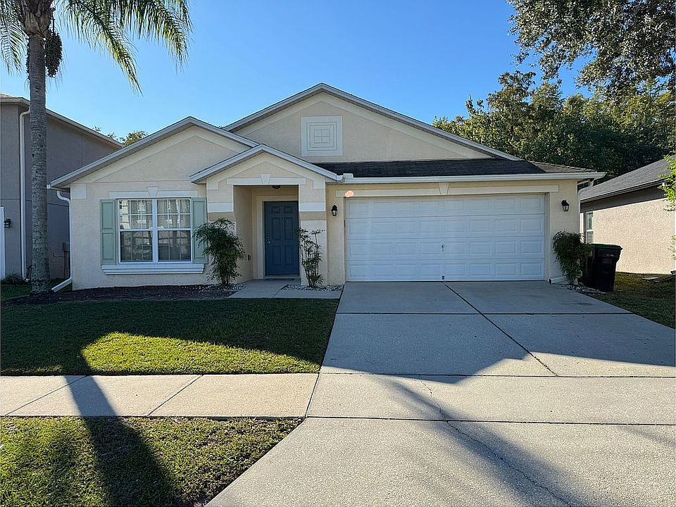 1st image of 124 Windrose Dr