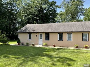 85 Myrtle Ave APT A, Allendale, NJ 07401