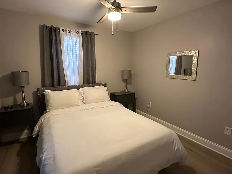 202 N Sacramento Ave #B — Photo 55