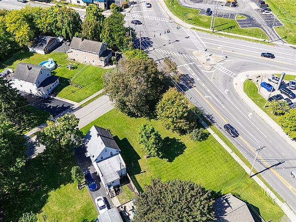 2nd image of 212/214 Oak St Lot 6