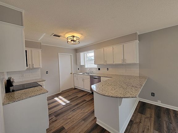 2nd image of 105 Pine Cir