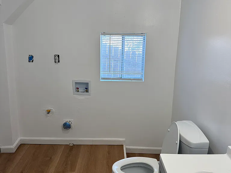 30400 Morton Ave — Photo 4