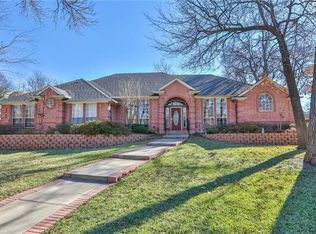 6032 Terrace Oaks Ln, Fort Worth, TX 76112