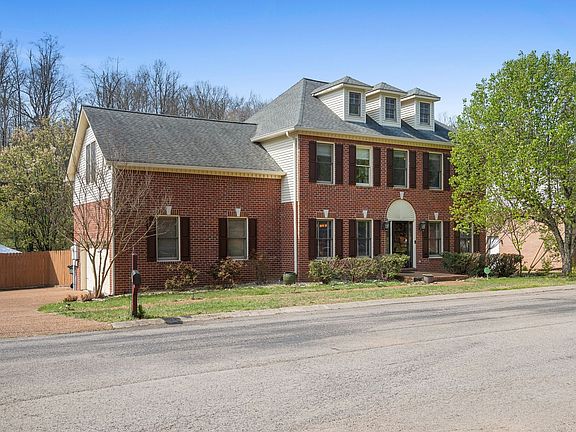 2nd image of 132 Sequoyah Ln