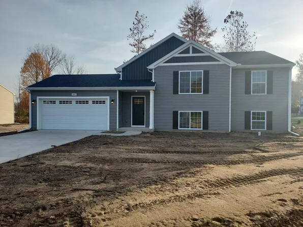 3867 Sumner Dr, Watervliet, MI 49098