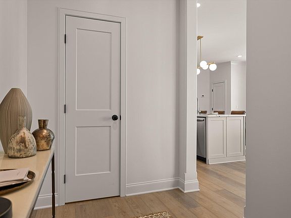 4th image of 1850 Dawson Cir