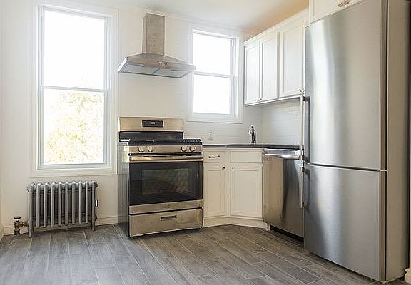 2nd image of 55A Stockholm St Floor 2