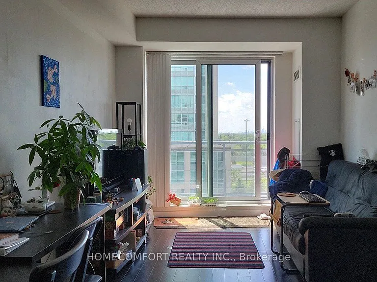 17 Kenaston Gdns #804 — Photo 2