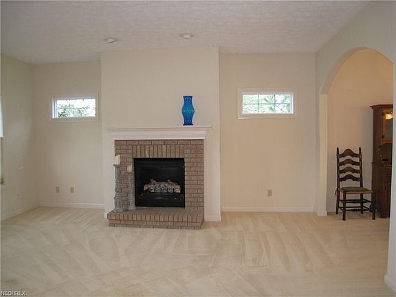 3rd image of 12200 Sweet Spice Oval