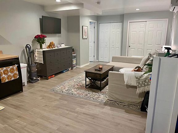3rd image of 431 Rachaels Way