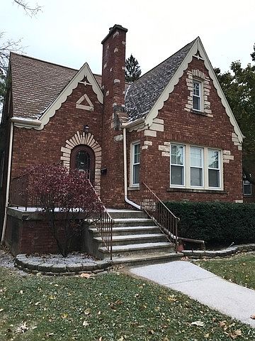 2nd image of 3219 Raymond Ave