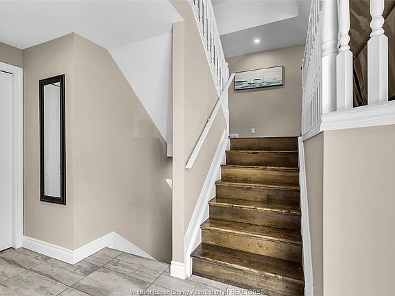 4th image of 992 Whistler Ct