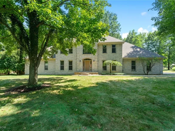 3730 Saint Andrews Dr, Youngstown, OH 44505