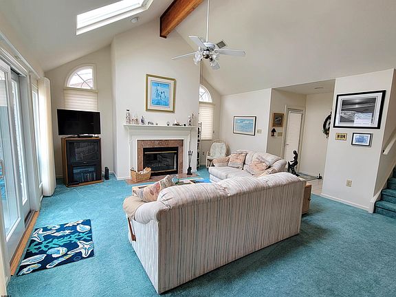 3rd image of 3643 Central Ave #2
