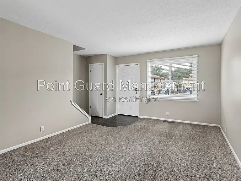 504-604 Cordes Dr — Photo 19