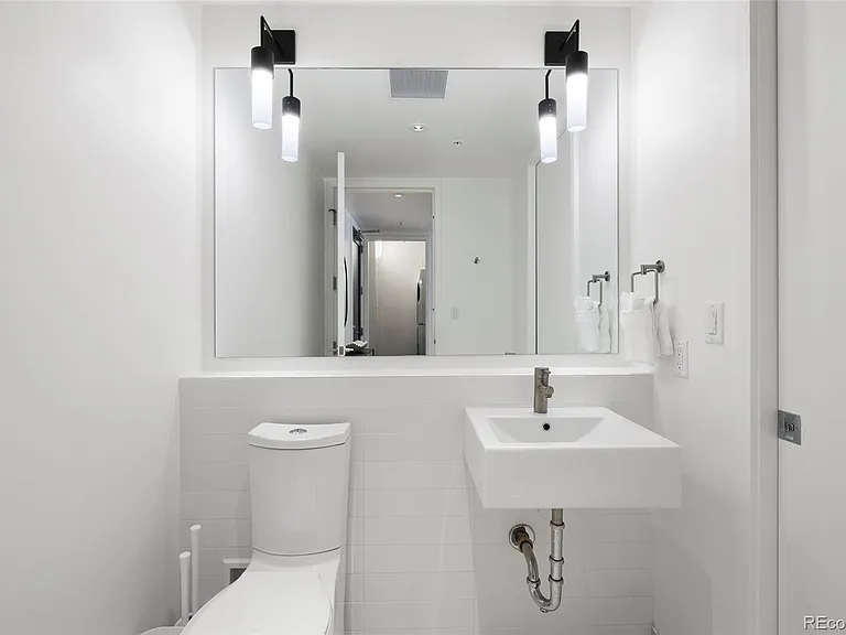 1750 Wewatta St #1127 — Photo 15