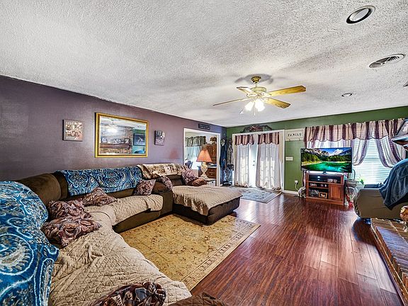 5th image of 1700 Meadow Wood Dr