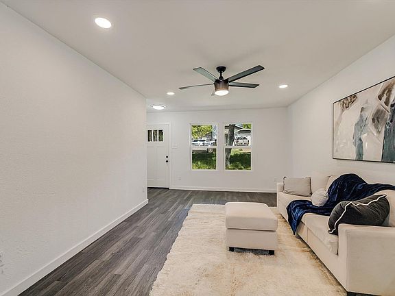2nd image of 6913 Shannon Dr