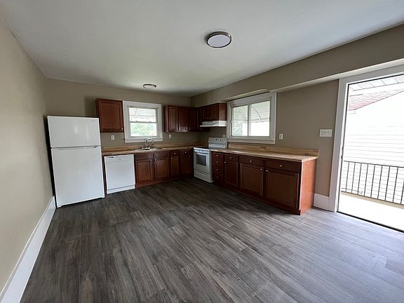 4th image of 517 W 44th St