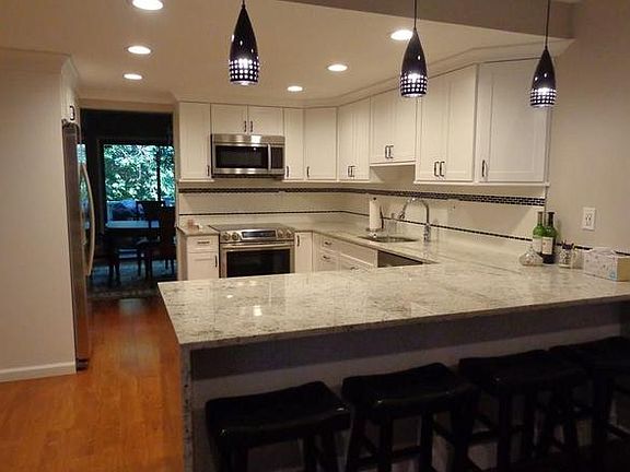 4th image of 109 Treetop Cir