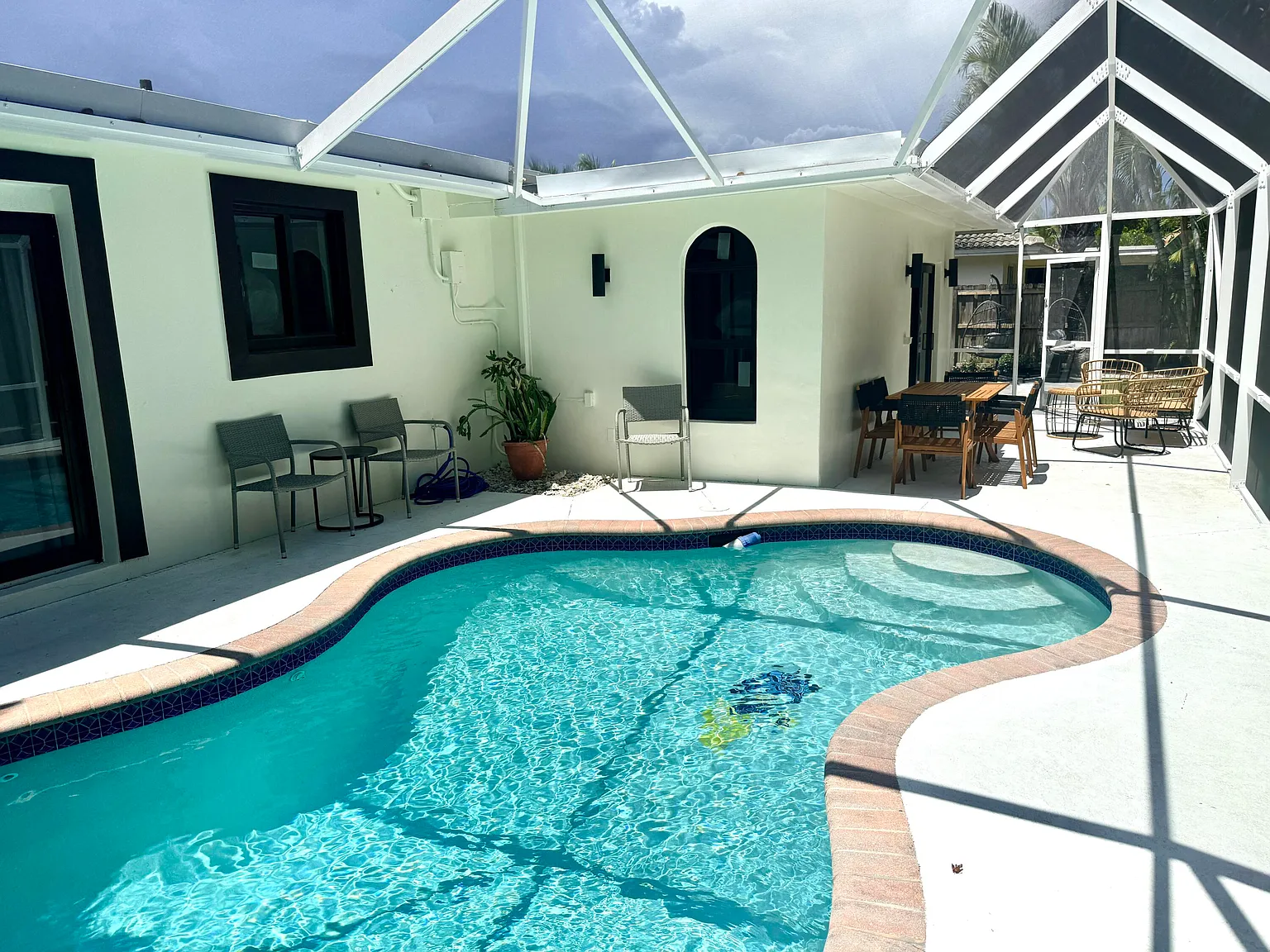 3 bed, 2.0 bath, 1558 sqft, $6,500 — Photo 4