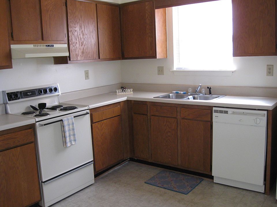 1st image of 118 Bassett Ave
