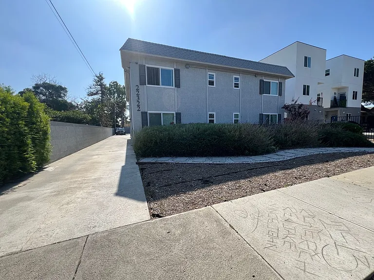 22322 Denker Ave — Photo 10
