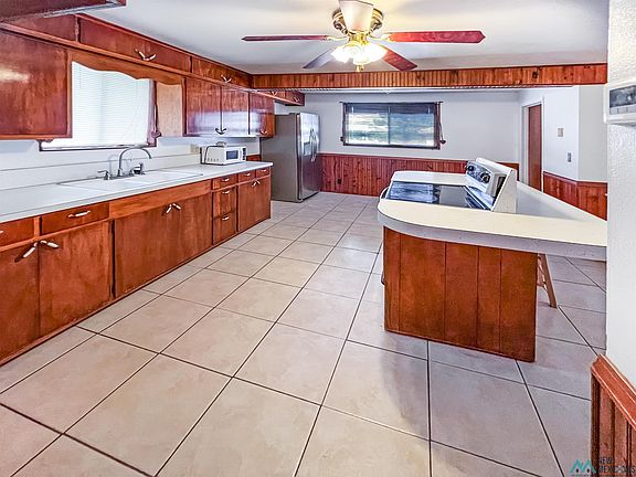 4th image of 2411 Bonita St