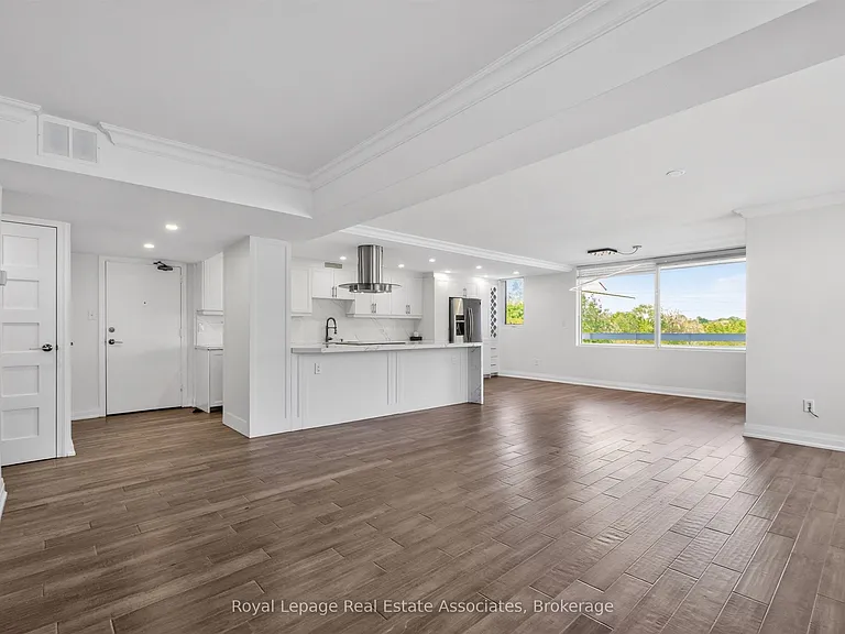 39 Stavebank Rd W #404 — Photo 9
